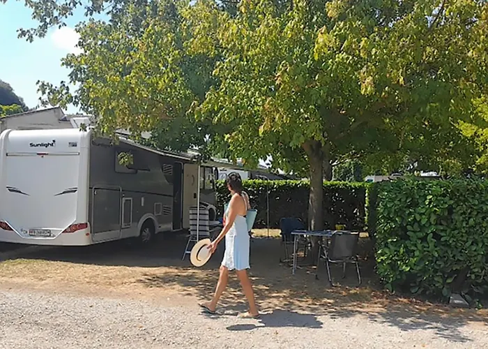 Tikayan L'oxygene Campingplatz Valensole